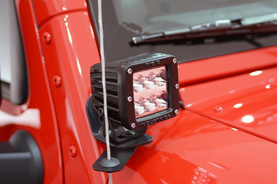  Jeep Wrangler Red Rock Responder Concept 2015 года  (фото 3 из 17)